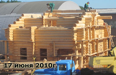 Финальный этап строительства деревянной бани из бревна