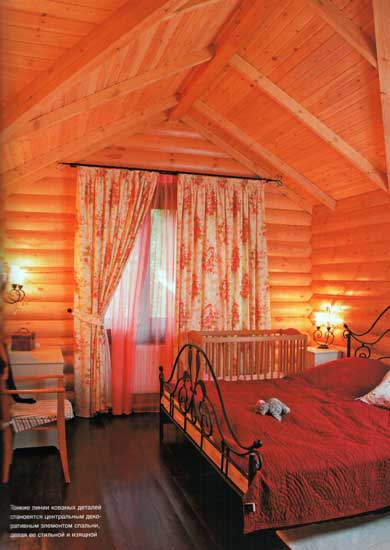 Декоративные кованые элементы в спальнях 	деревянных домов